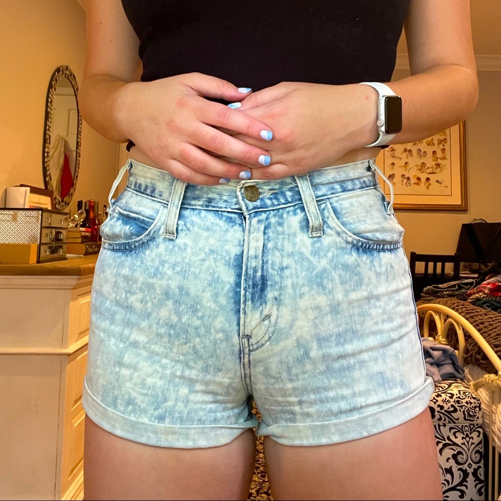 Acid Wash Levis Jean Shorts